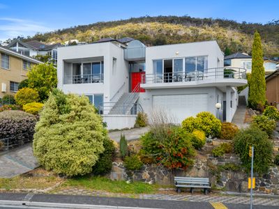 Super nice house with sea view