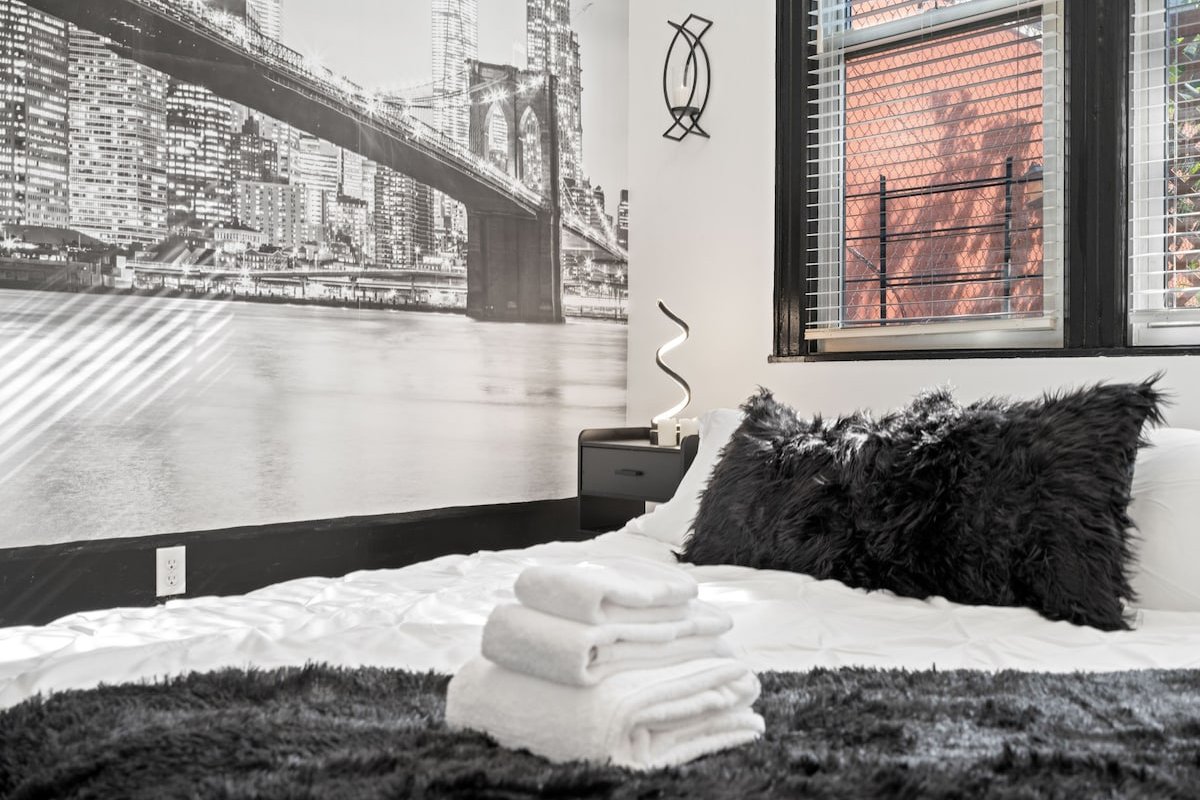 Bushwick 3BR Loft – Rooftop, Group Friendly gallery image 5