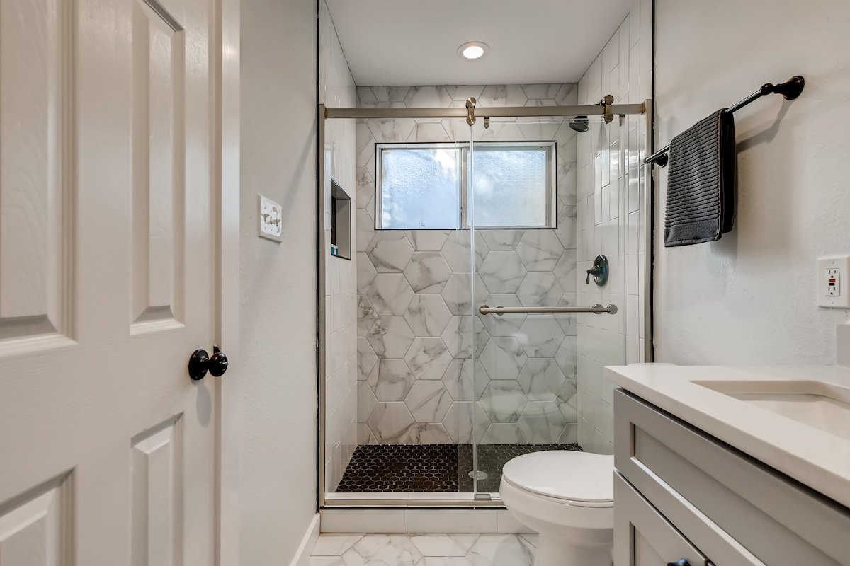 Keep Austin Luxurious! gallery image 5