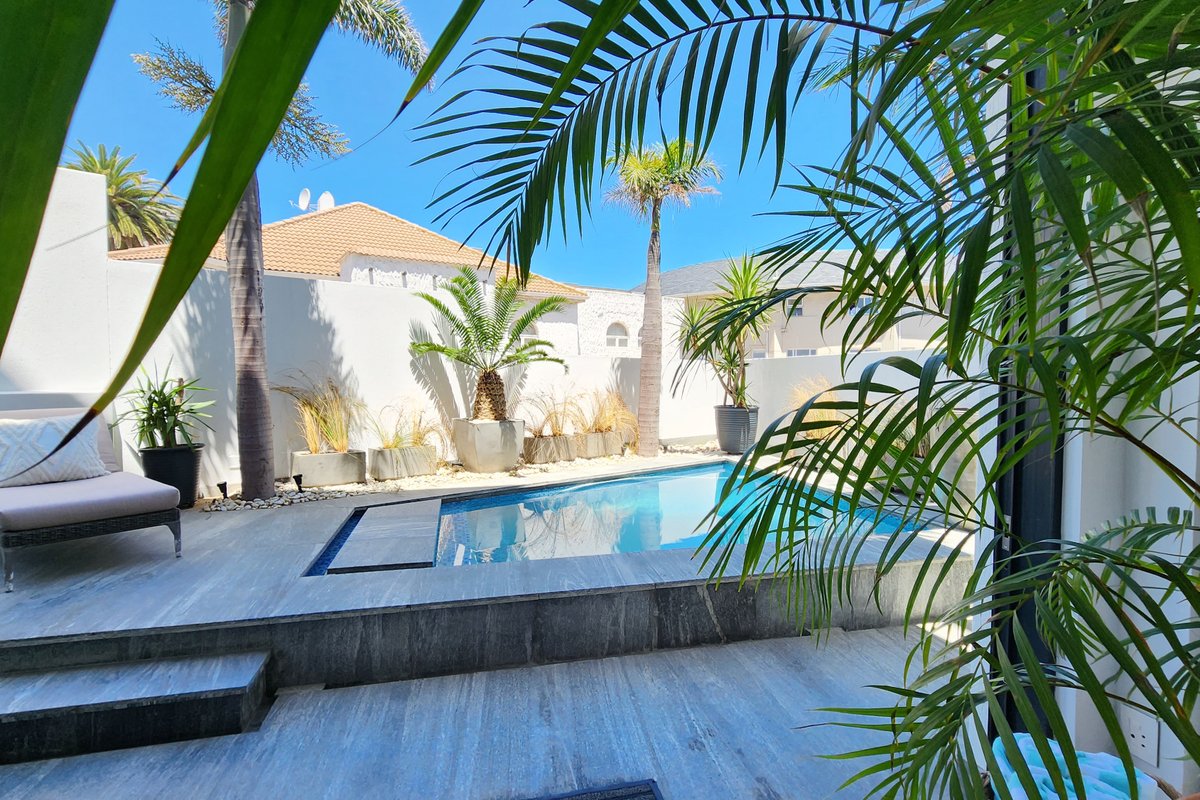 Villa Apartment in the heart of Bantry Bay.