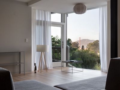 Golden Gate Oasis: Modern & Cozy