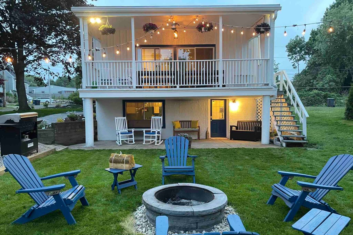 Private beach; firepit, outdoor shower, 2 kitchens