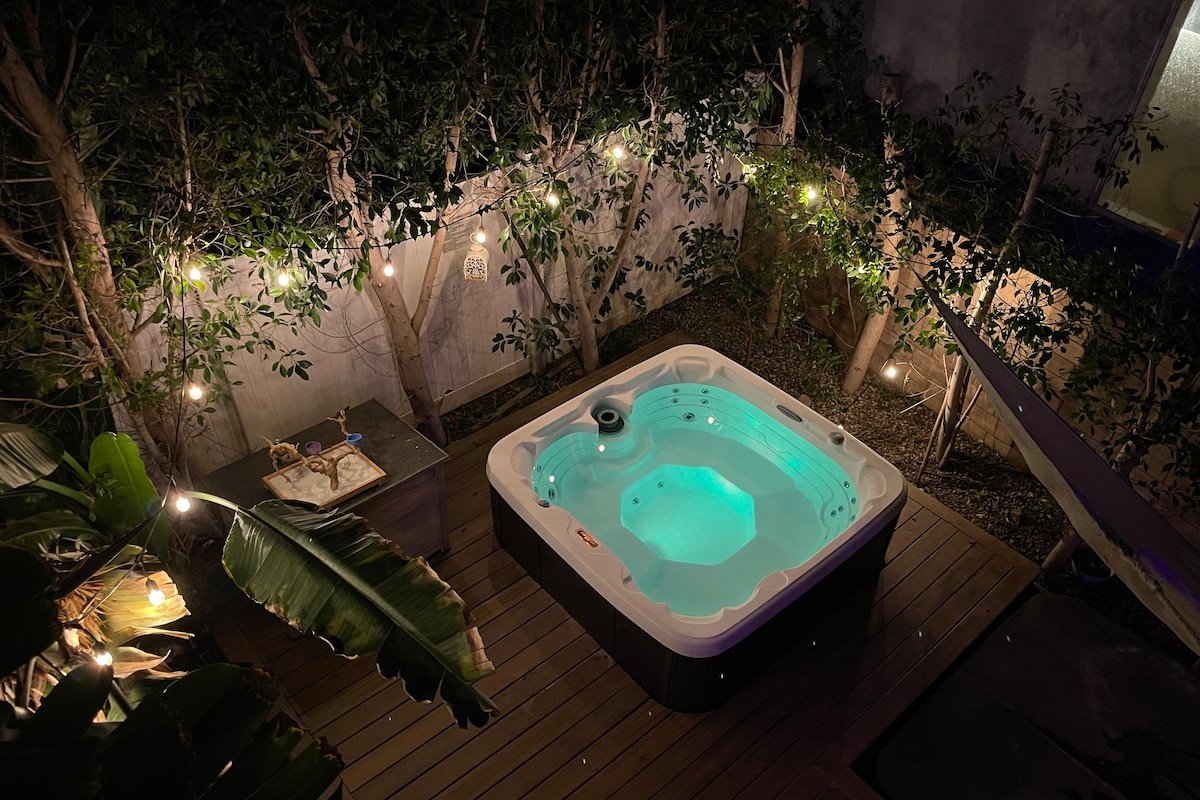 LA Dream Gem! Beautiful home with Spa. gallery image 3