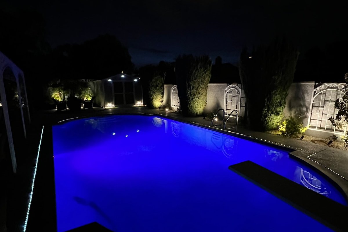 New! Oasis Home Las Vegas with pool & Jacuzzi gallery image 2