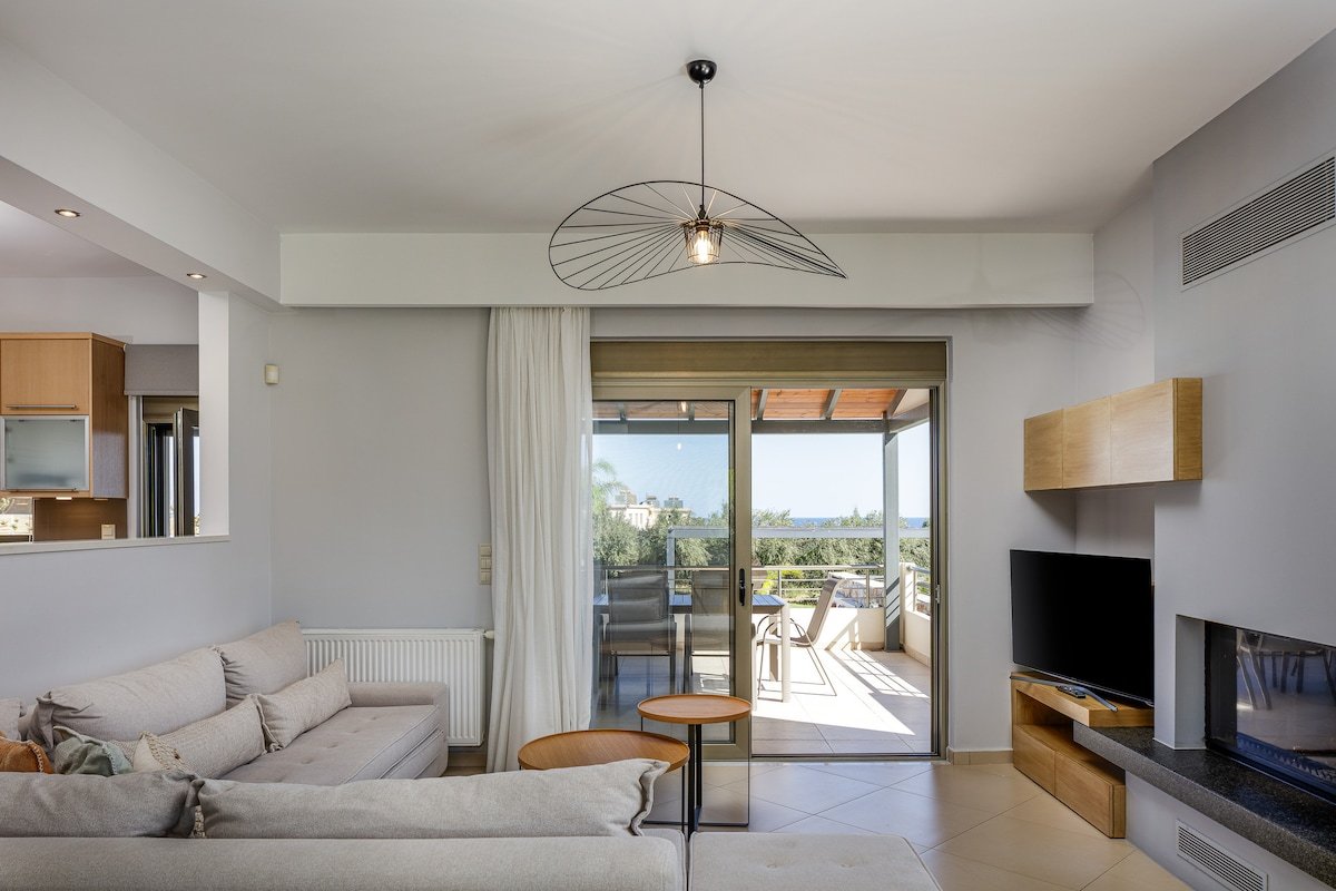 Villa Aviana,Free heated pool, BBQ,Seaview,Privacy gallery image 4