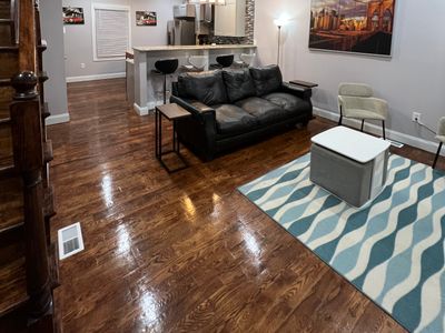 New York inspired brick house 4 mins from Train !!