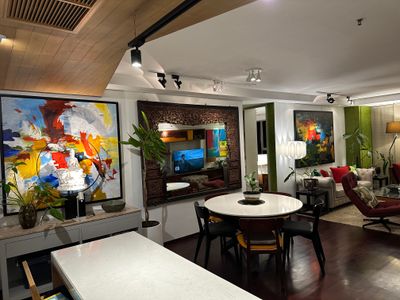 Arty Modern Hip Haven 2 Bdrm Apt