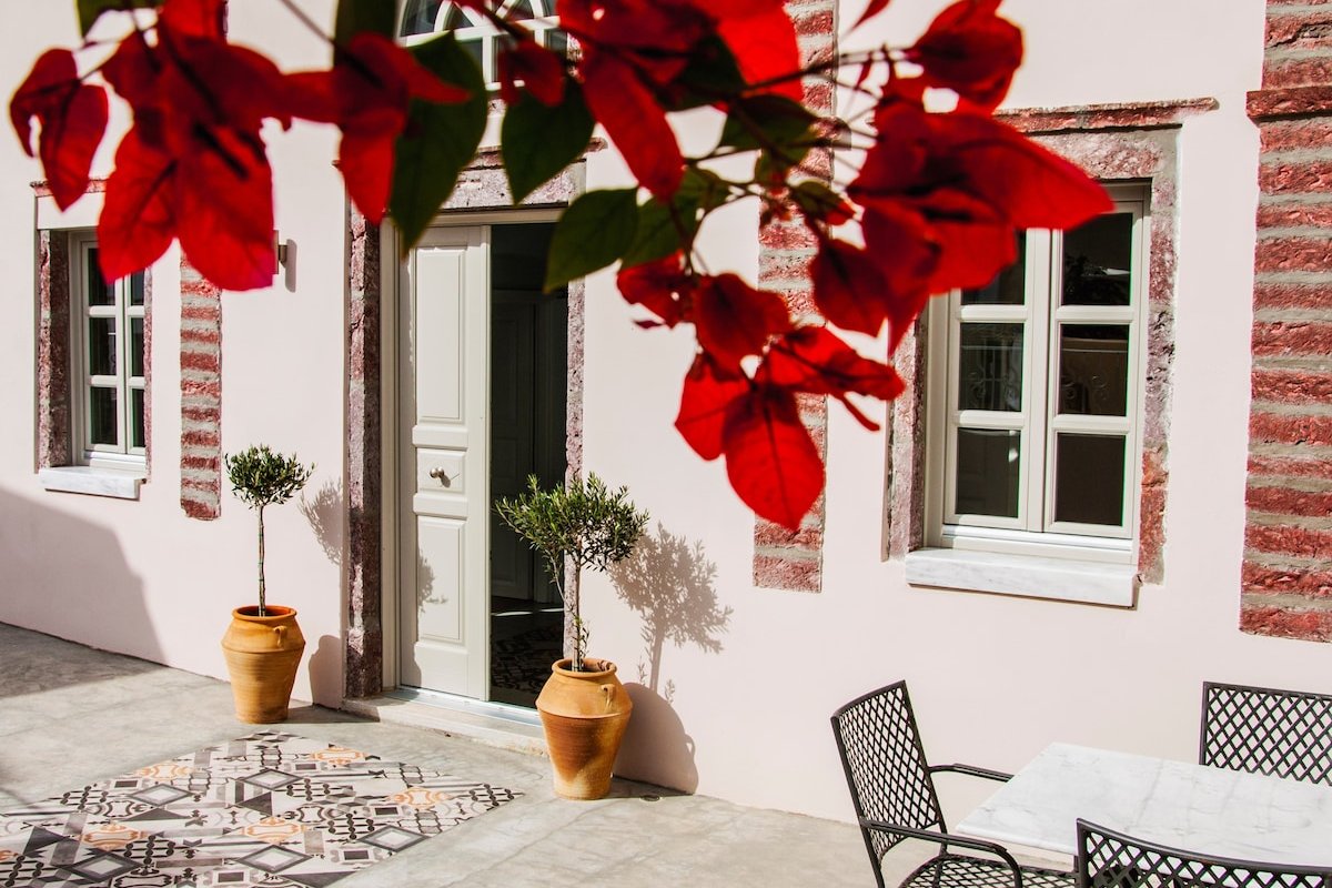 SV Mansion Oia gallery image 3