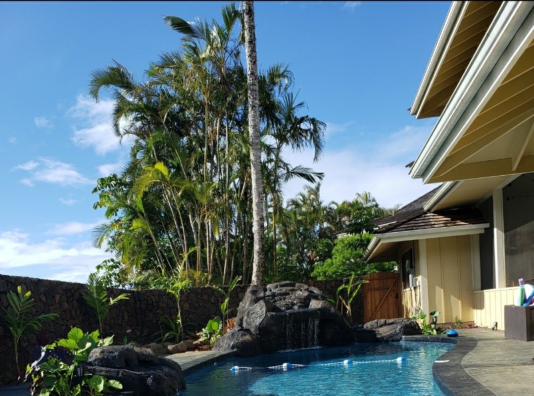 Paradise Awaits w/salt water Pool, A/C and wifi gallery image 4