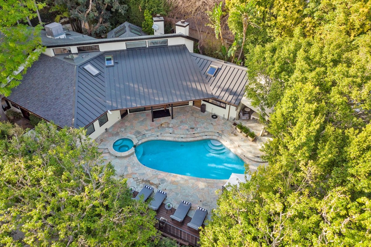 Villa Marmont by Stay Awhile Villas gallery image 4