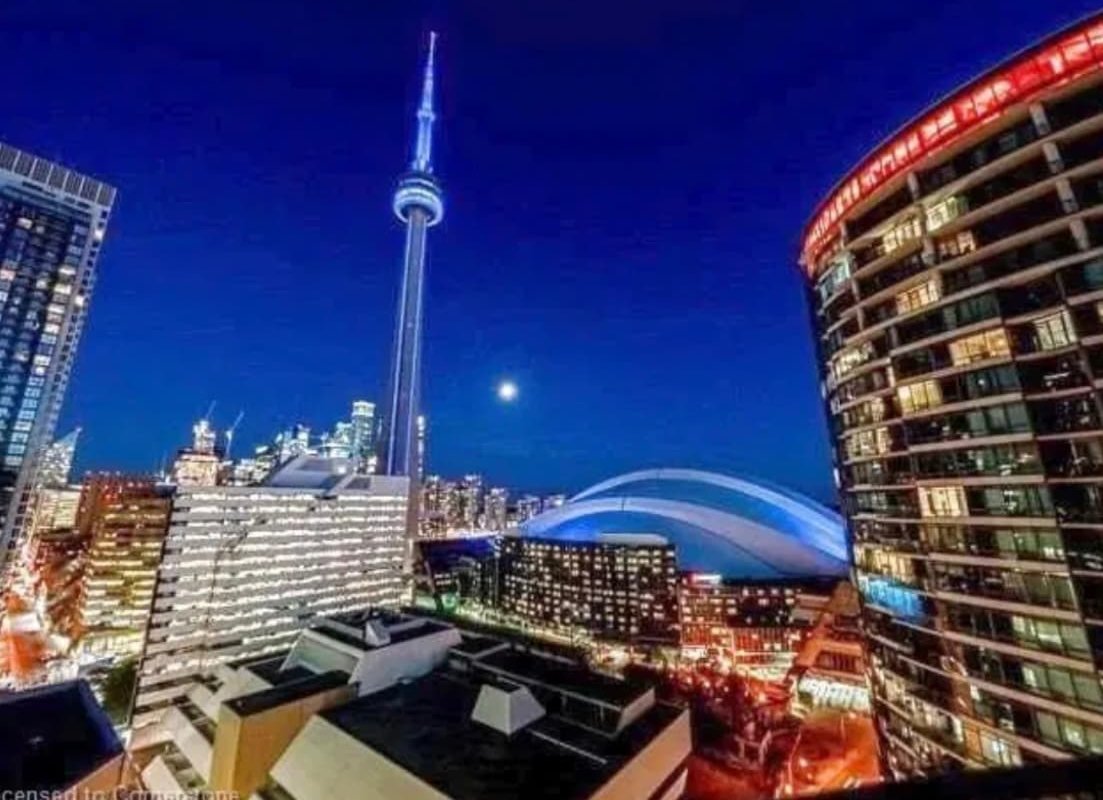 Luxury 3BD Condo by Rogers Cntr, CN Twr, FREE Park gallery image 2