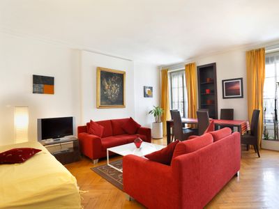 Large Apartment Centre Ville 1