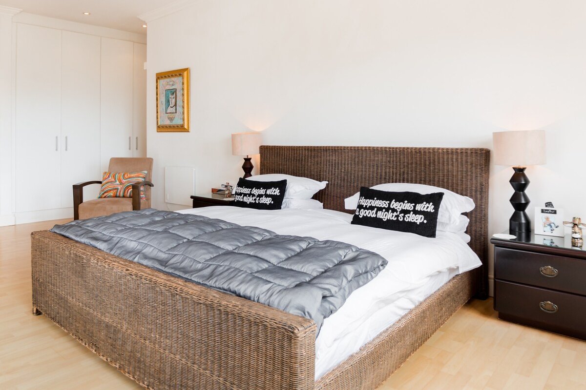 Camps Bay Villa with Mountain Views near the Beach gallery image 3