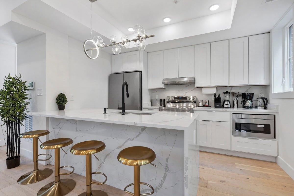 Townhouse at Capitol Hill 4 w/Rooftop Discount gallery image 2