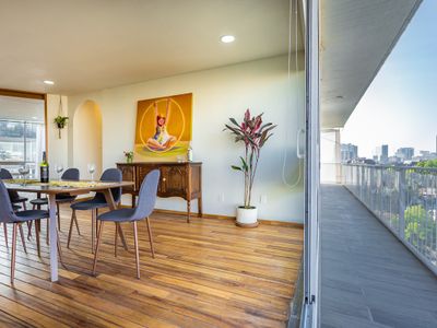 Sunny & Spacious Condesa Condo W/ City Views