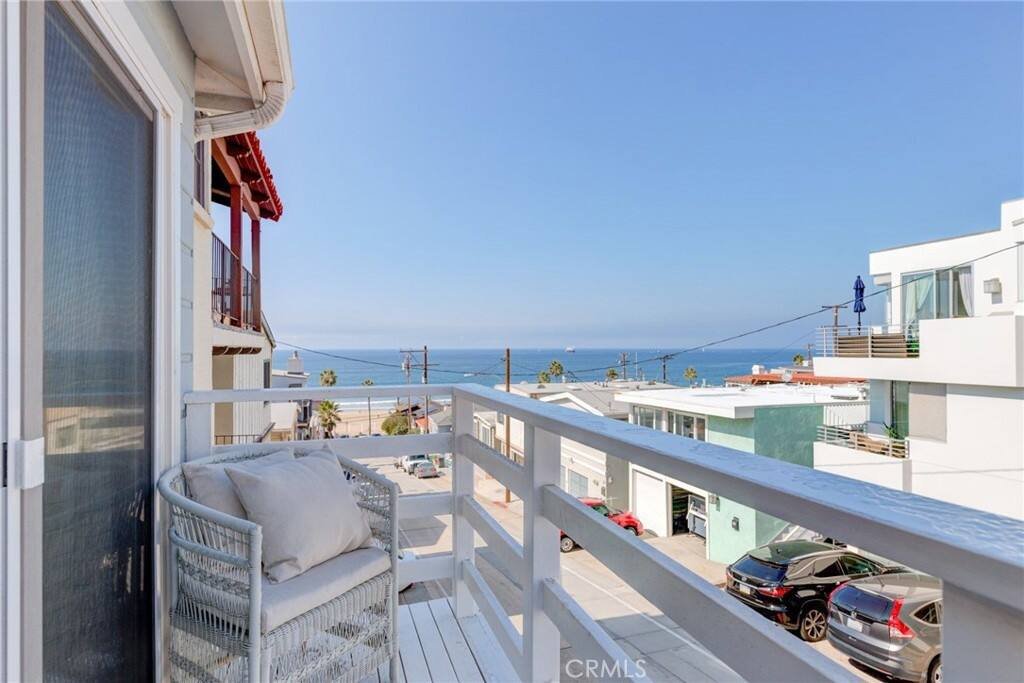 Amazing location! Luxurious ocean view cottage gallery image 3