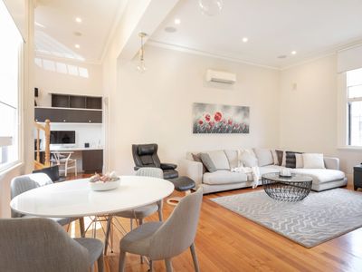 Entire Town House, Carlton, Melbourne CBD