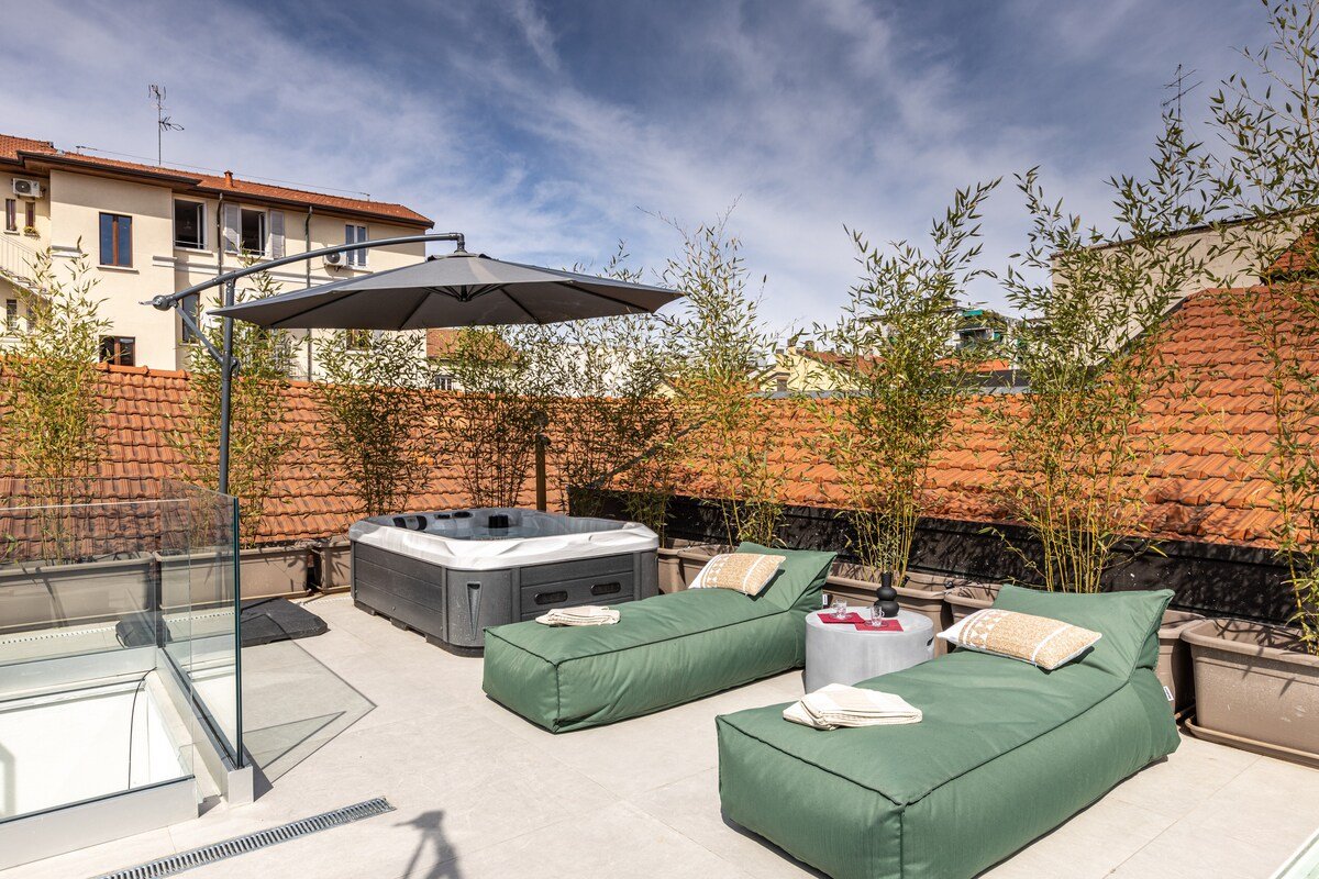 Villa Loft in Milan with Private Terrace & Hot Tub gallery image 3