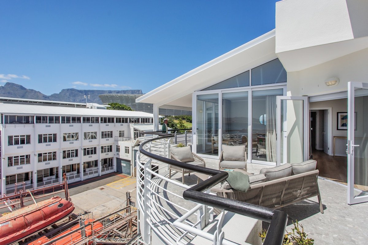 Luxury Vista Views @TheGranger Bay near Waterfront gallery image 2