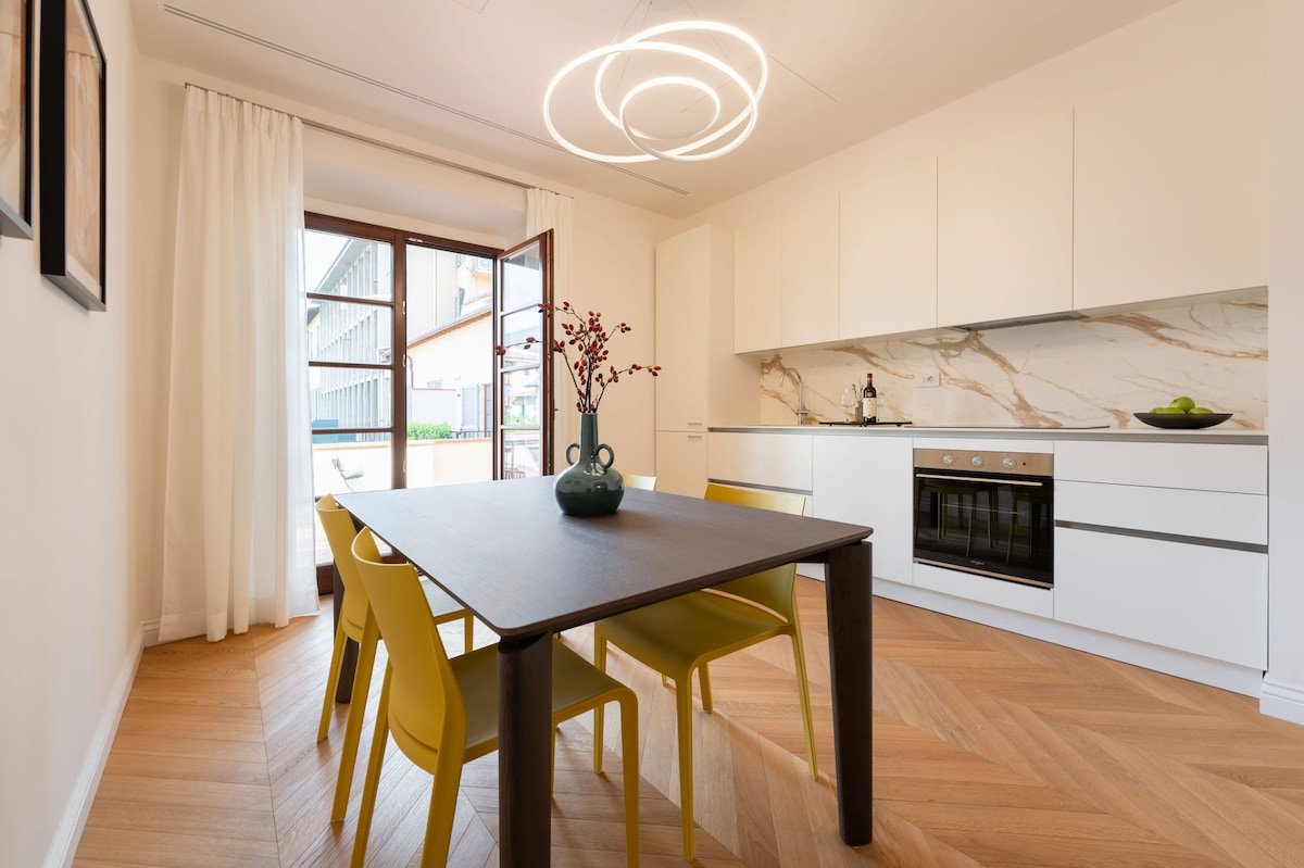 Modern Florentine Terrace gallery image 5