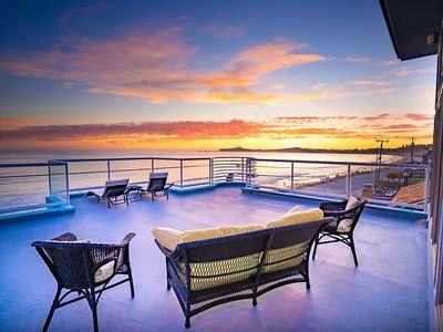 Luxury Beachfront Penthouse Walk to the Beach