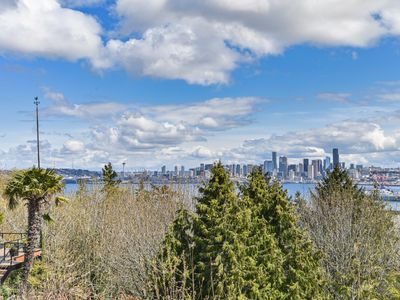 Skyline & Mtn View in W. Seattle