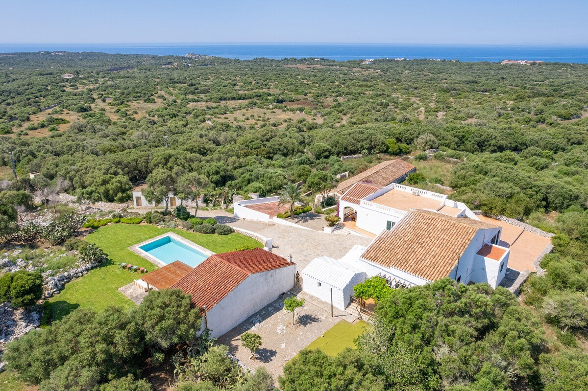 Private villa with spectacular sea views gallery image 4