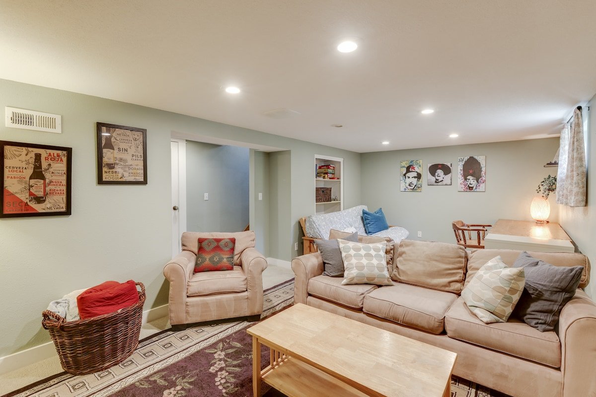 Beautiful, quiet 3BR/6 guest home in Sellwood gallery image 4