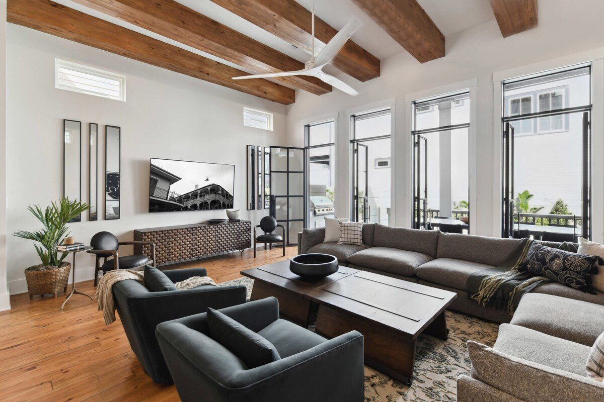 New Luxury Home | Heated Pool & Spa gallery image 3