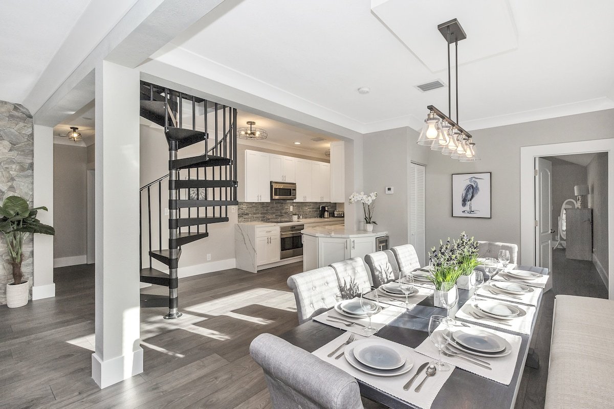 New! Next to Las Olas • Heated Pool gallery image 2