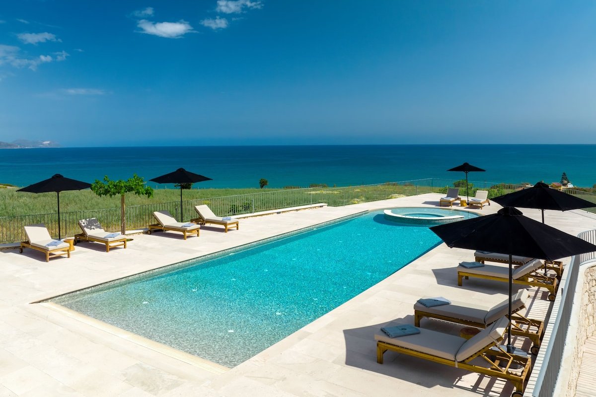 Solitude, Chromatic Sunsets and Superior Sea Views gallery image 3