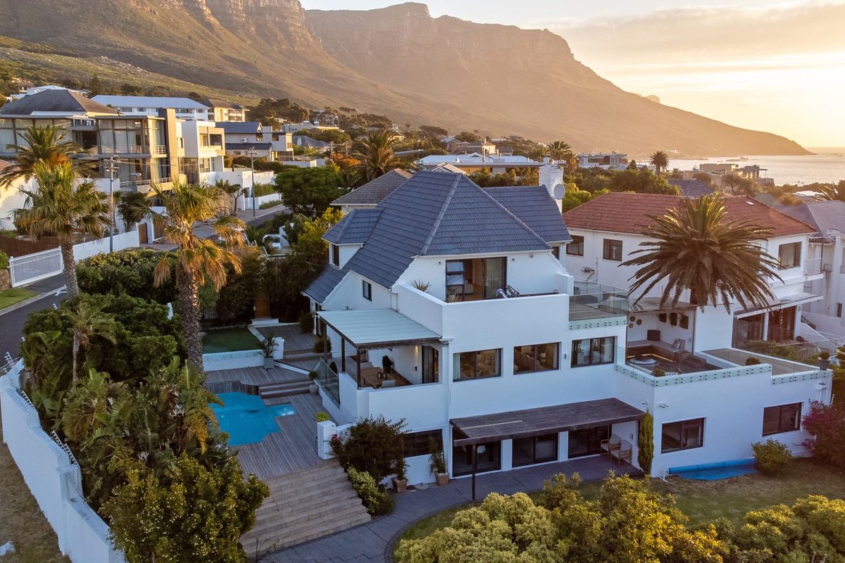 Maison De La Mer – Luxury Camps Bay Villa