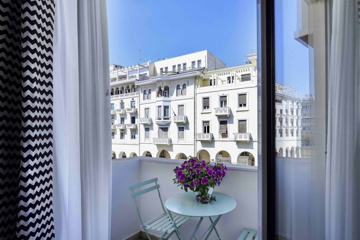 4 Travelers gallery image 2