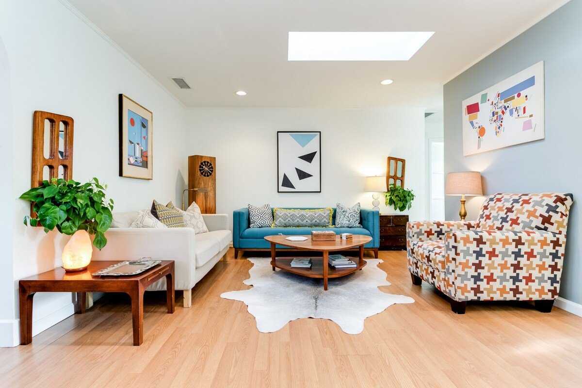 Mid-Century Bungalow w/ Private Yard- Venice Beach gallery image 3