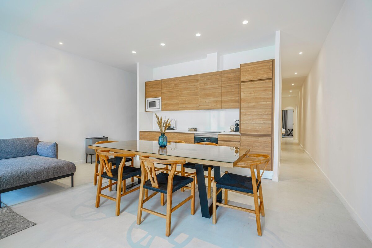 Brand New Superb 3Br Luminous Apt. in the Center gallery image 5