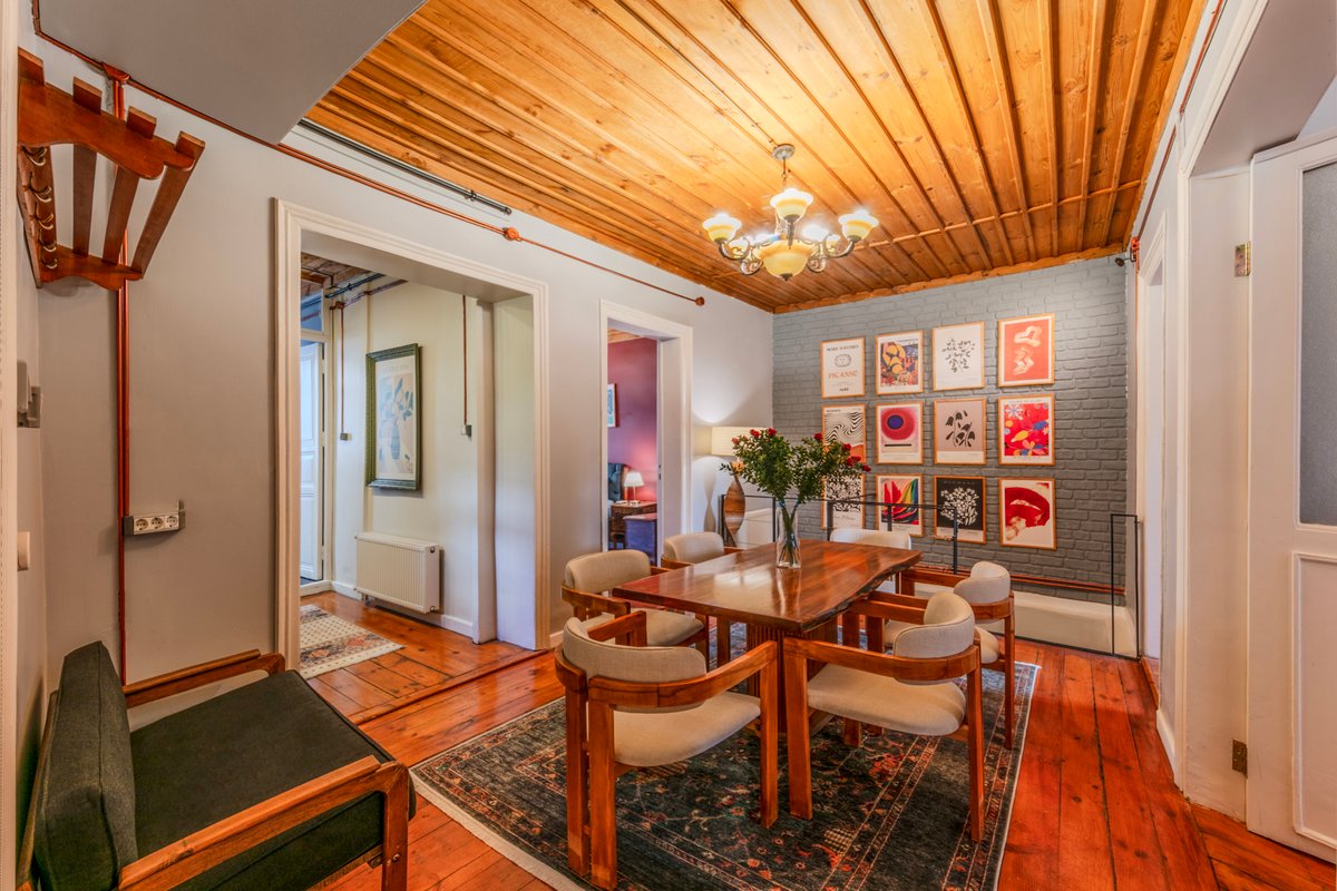 4 Bedroom /2 Bathroom /Full AC /Perfect Location