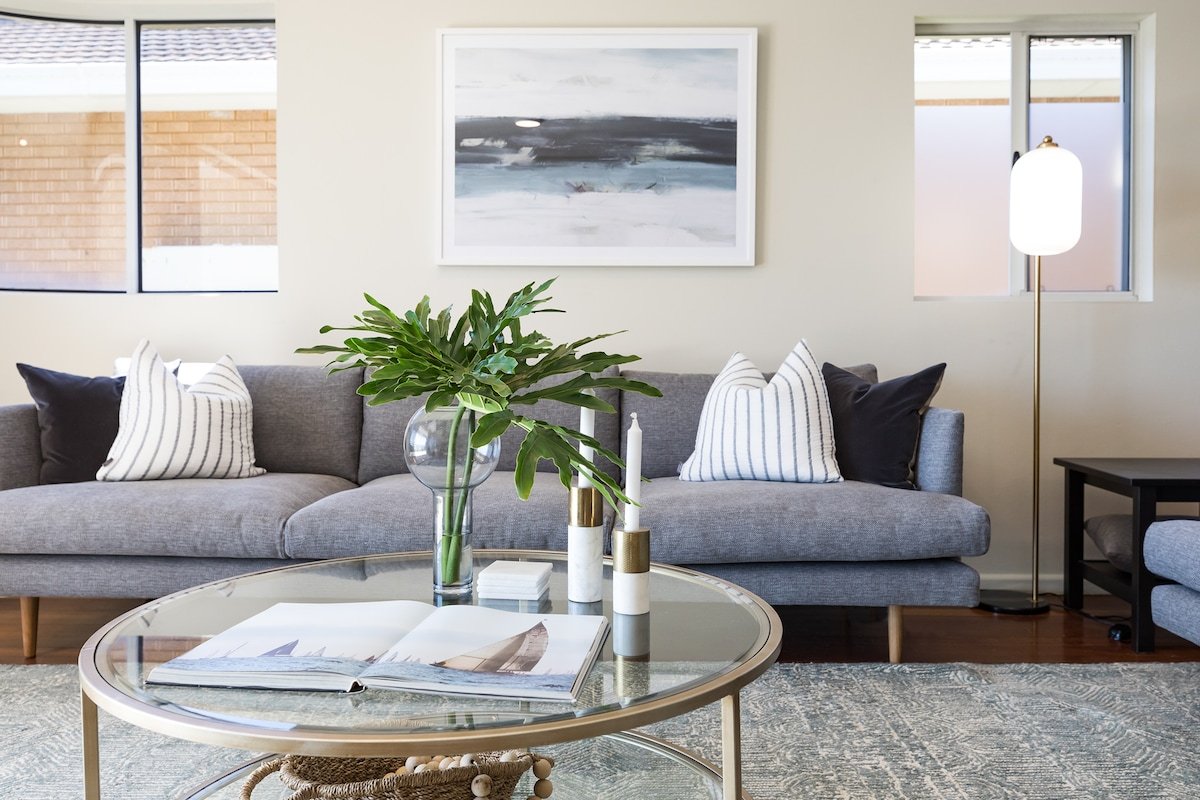 Stylish 3-bedroom rental with water views gallery image 5