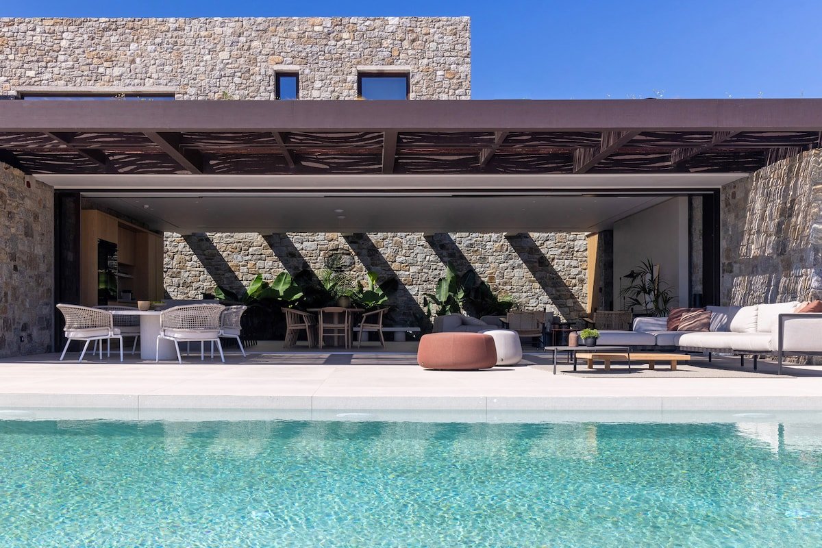 “Avalon” by Aqualiving Villas