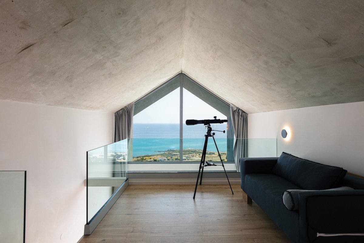 Krystallon West – Superb views, close to the beach gallery image 5