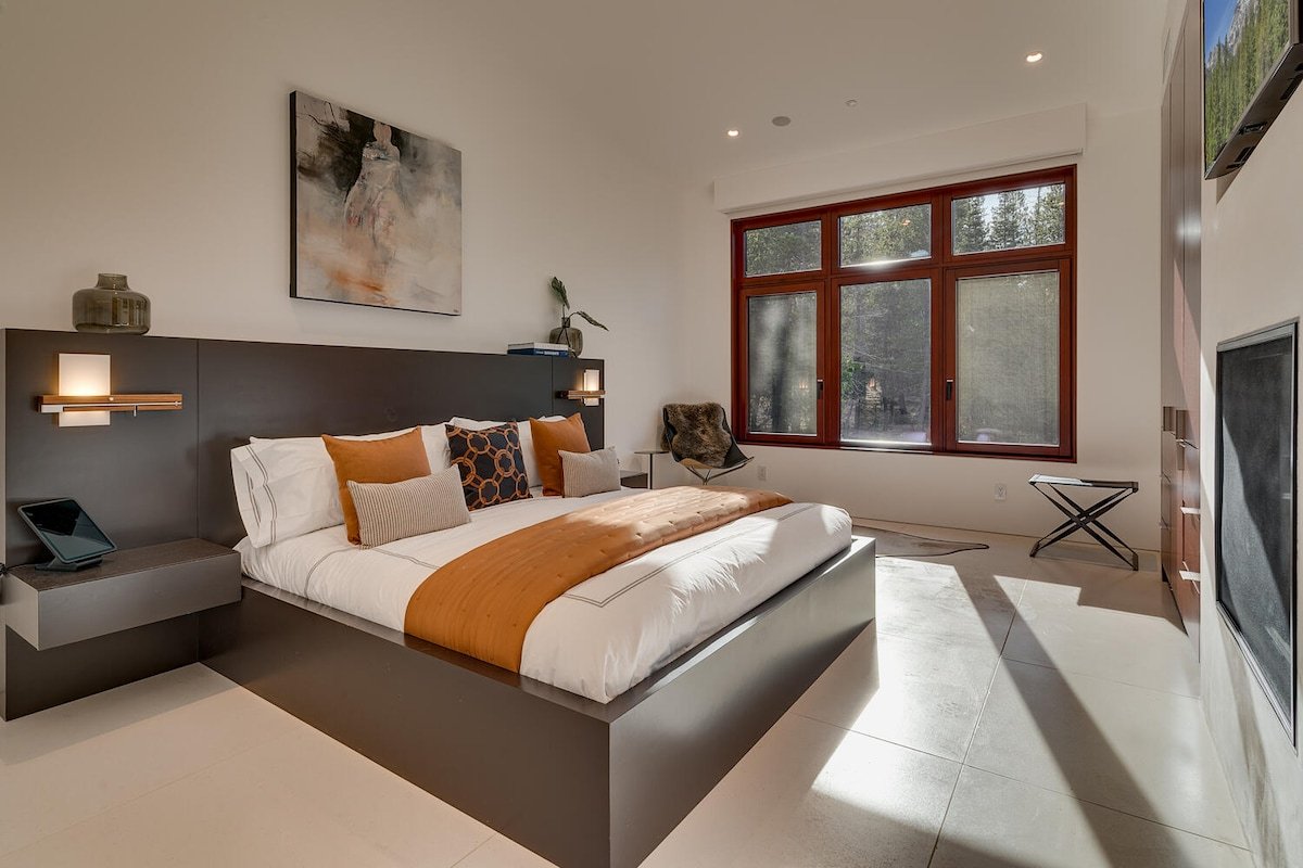 Luxury River Retreat – TLUXP gallery image 2