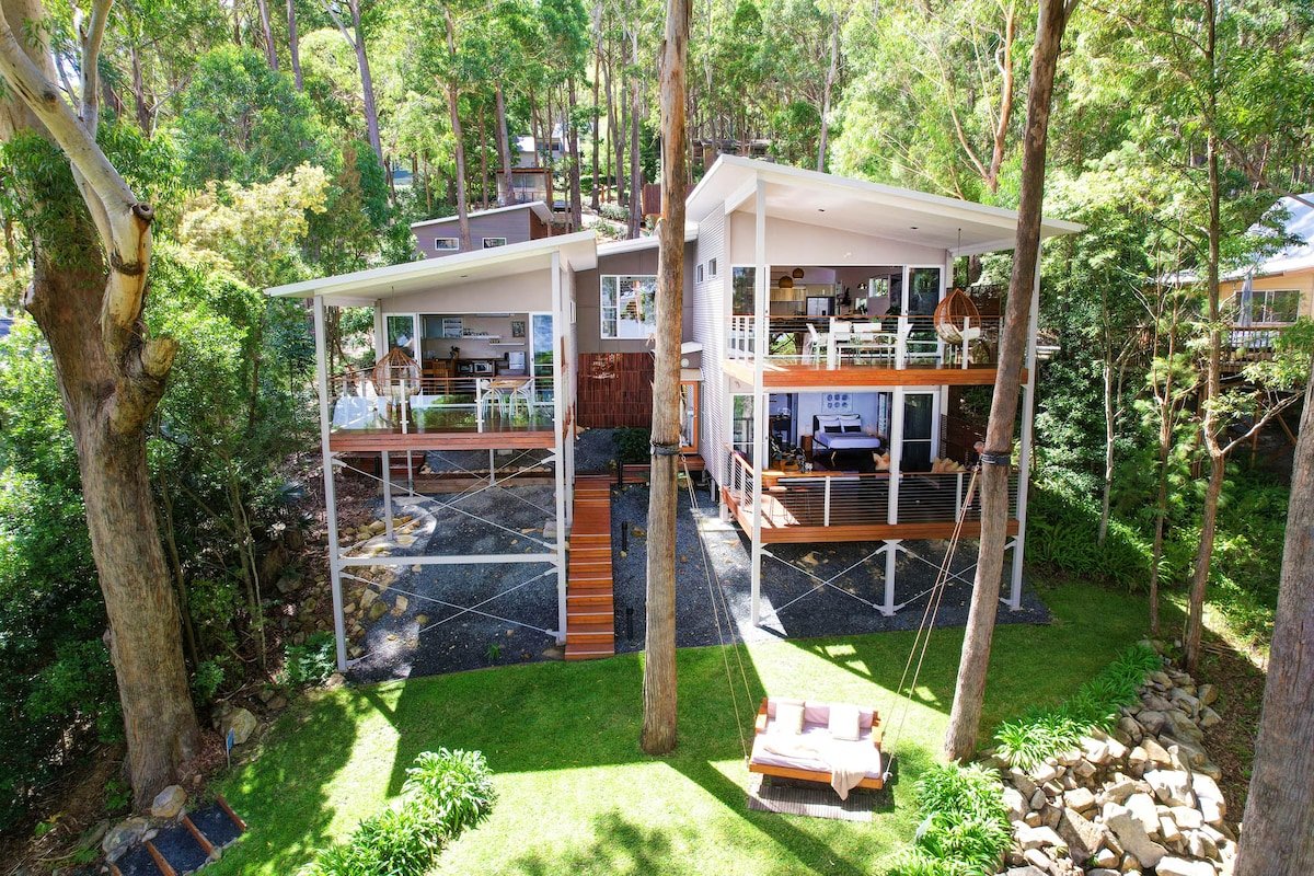 Luna Lakehouse: Views~Kayaks~Lake access~Boat Bay gallery image 3