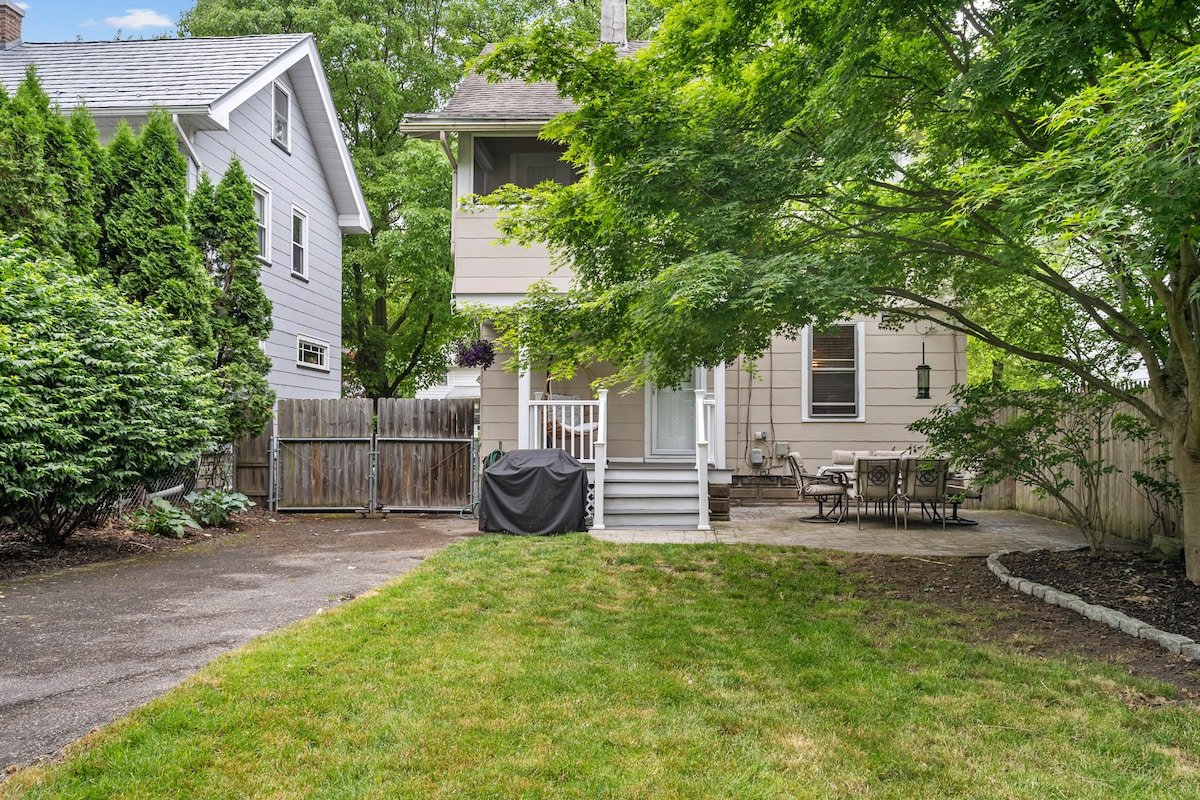 Centrally located N. Winton/Browncroft Full Home! gallery image 5