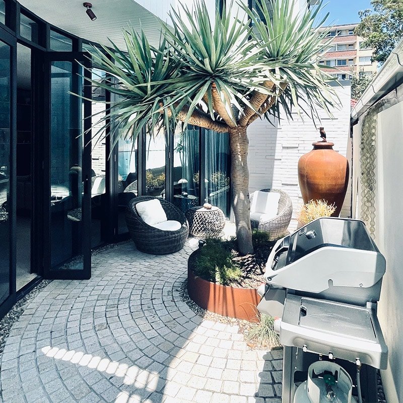 Stylish Bondi Beach house: plunge pool & parking gallery image 5