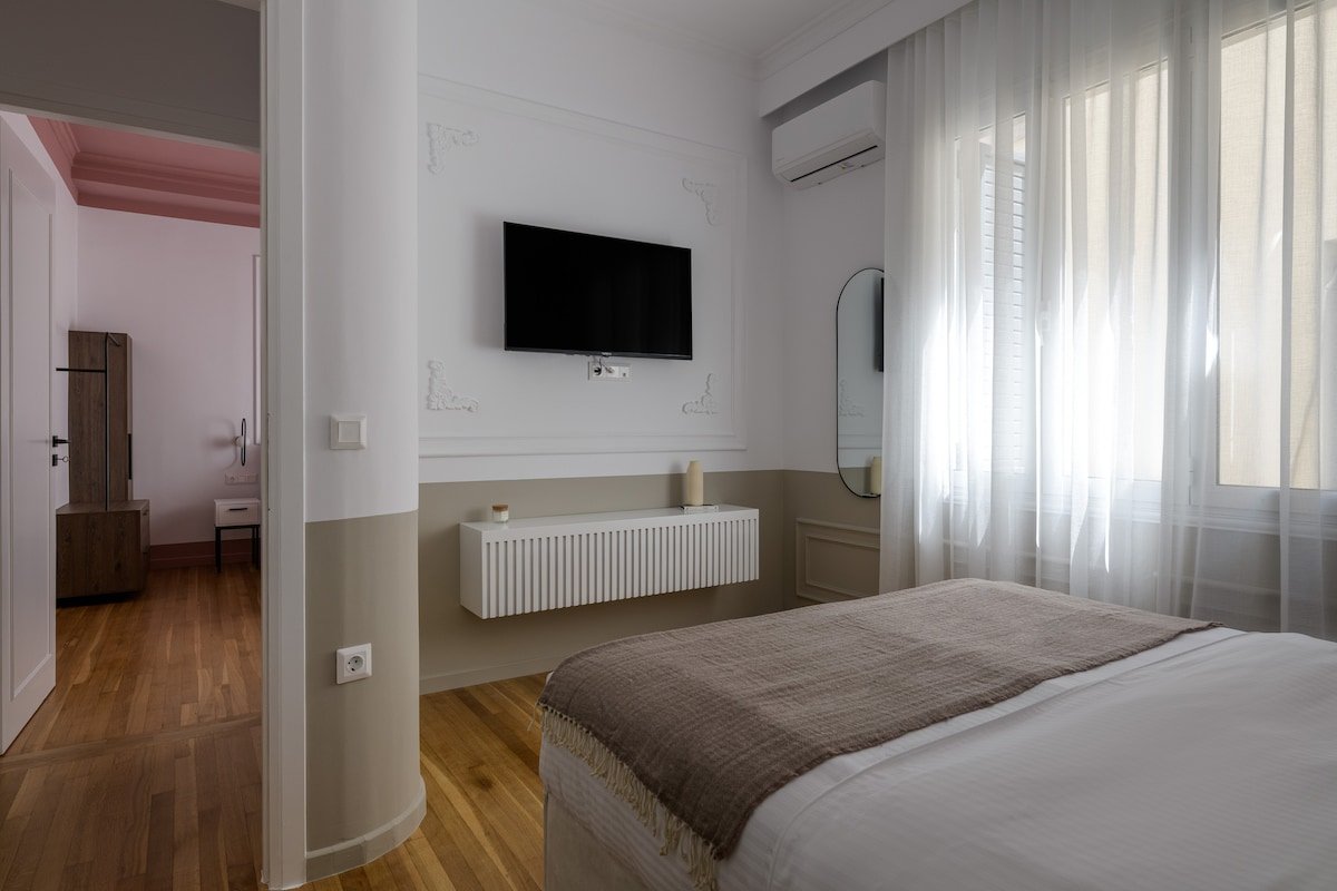 Plaka Elegance Retreat gallery image 5