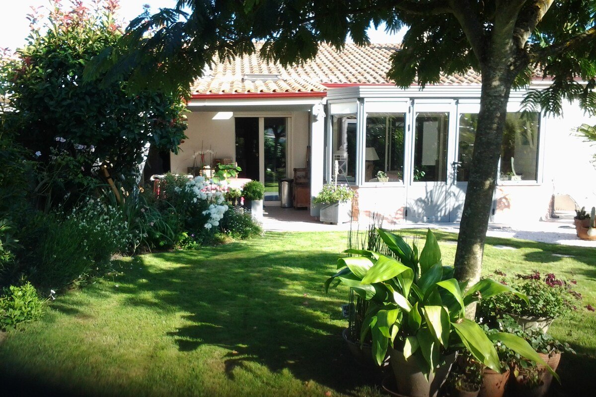 villa jardin piscine, stade et tram bordeaux gallery image 3