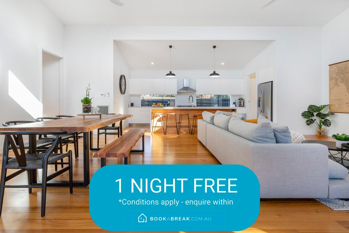 The Pelican – Stylish Poolside Oasis