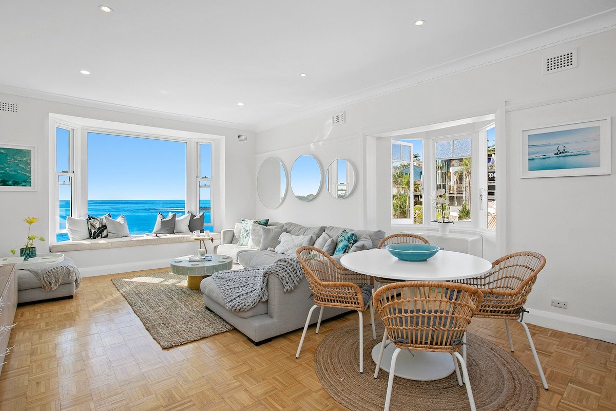 Unique WATERFRONT Apartment gallery image 5