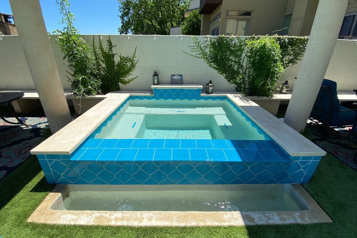 Luxury South Congress Villa with heated pool/spa gallery image 3