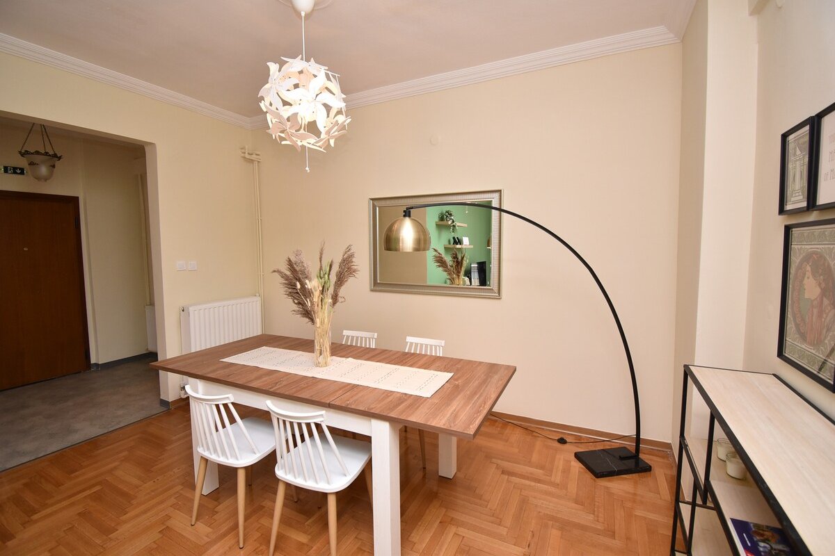 Huge ‘n’ Happy Apartment gallery image 4