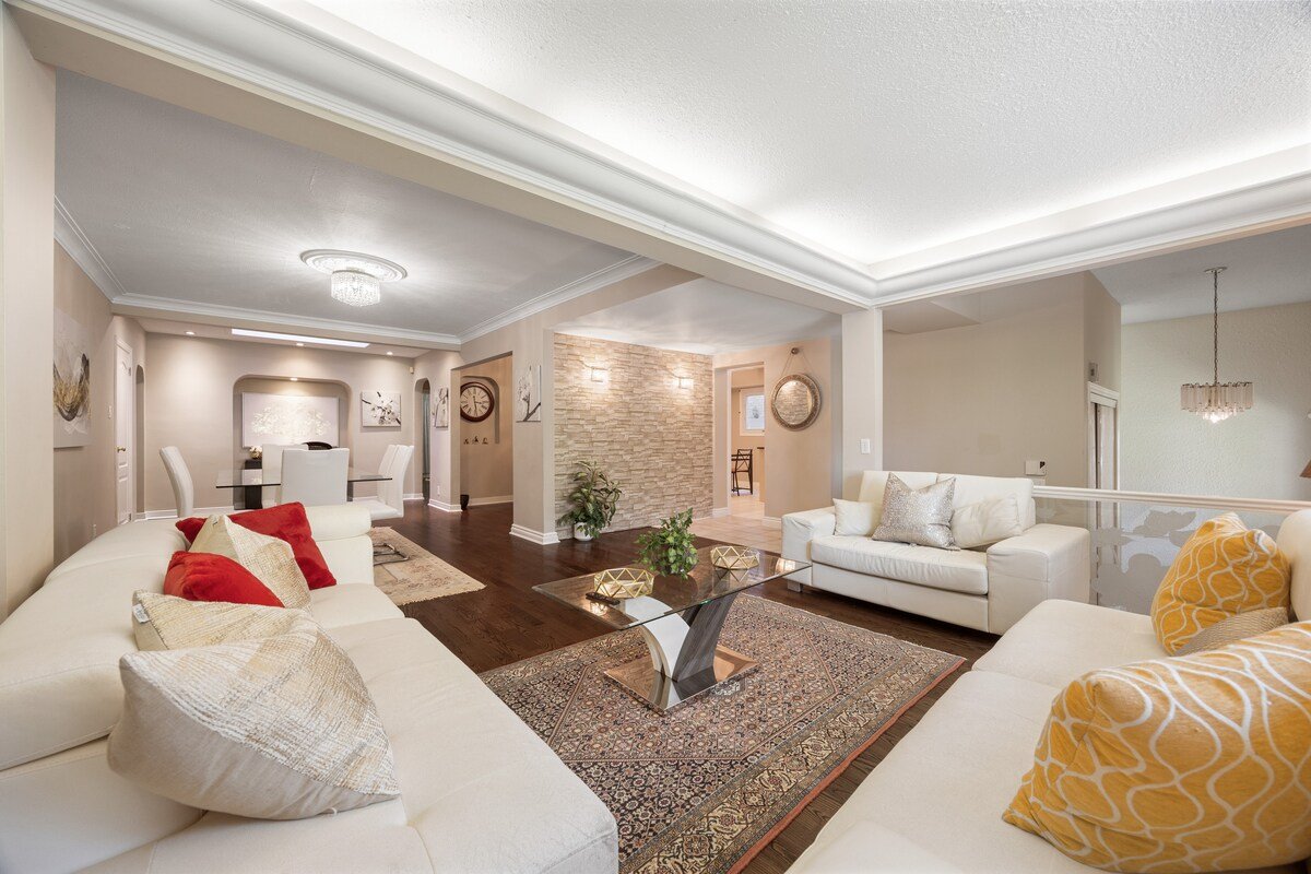 Fantastic 5 bedrooms 4 bath gallery image 2